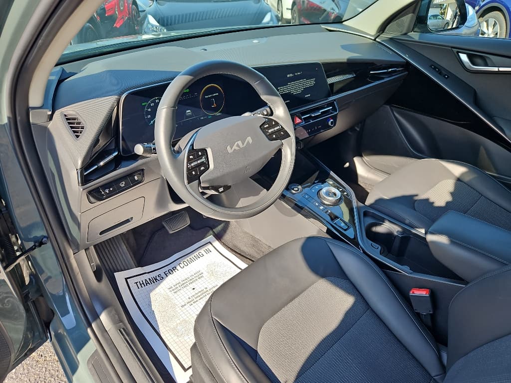 2023 Kia Niro EV view 17