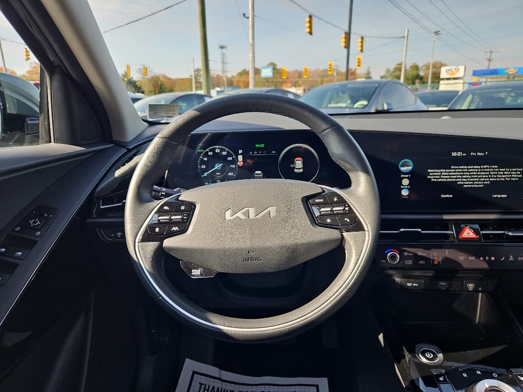 2023 Kia Niro EV view 8
