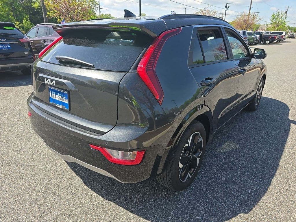 2023 Kia Niro EV view 3