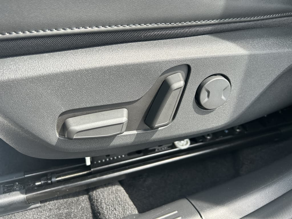 2023 Kia Niro EV view 7