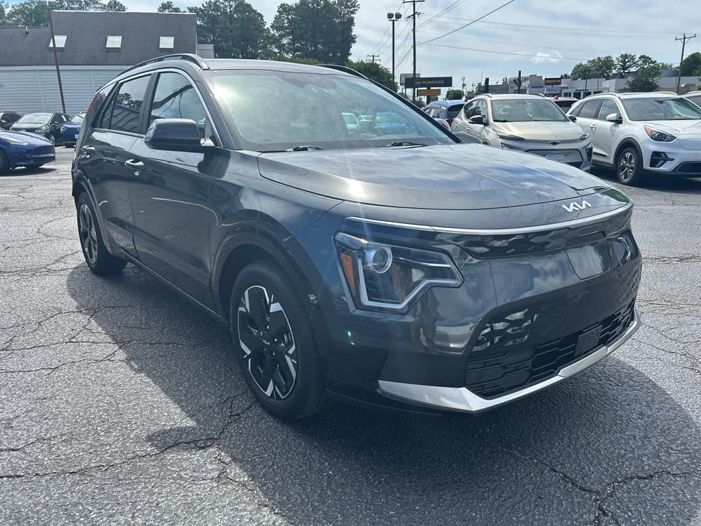 2023 Kia Niro EV view 4