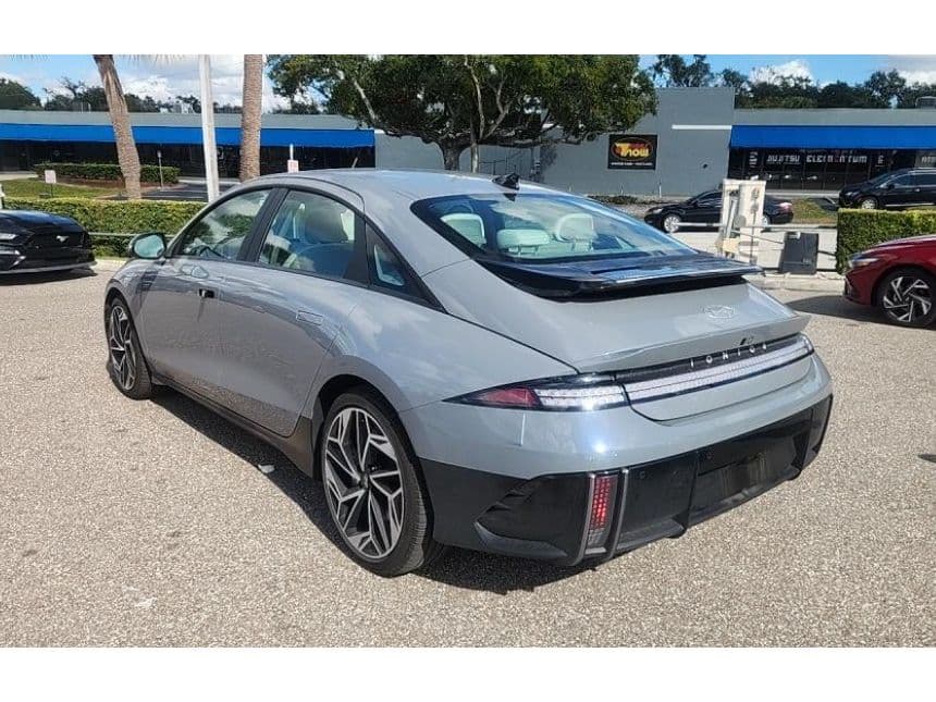 2024 Hyundai IONIQ 6 view 4