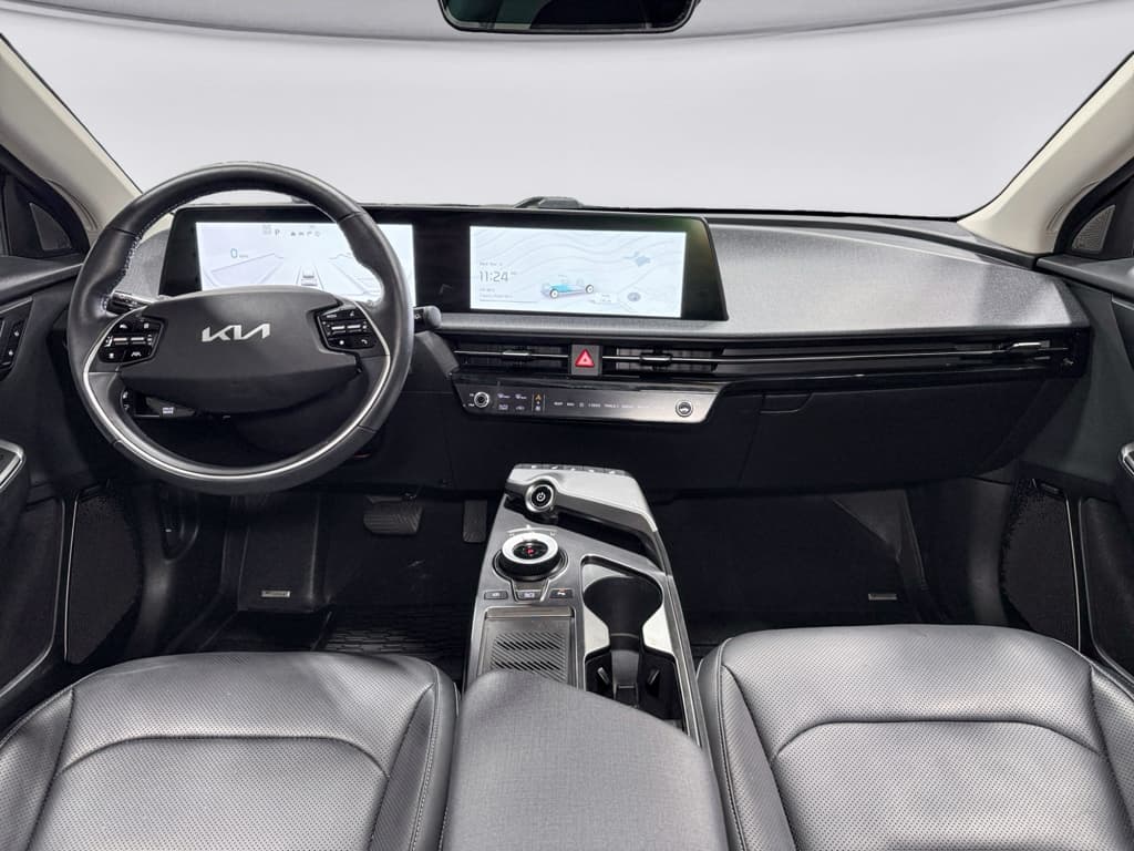 2022 Kia EV6 view 16
