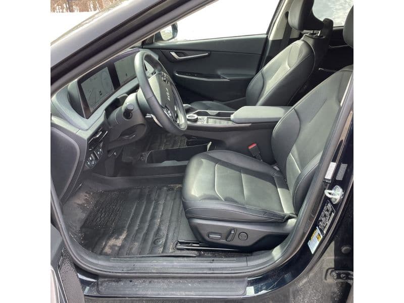 2022 Kia EV6 view 5