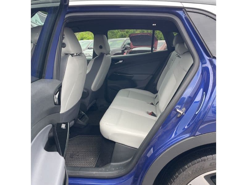 2021 Volkswagen ID.4 view 10
