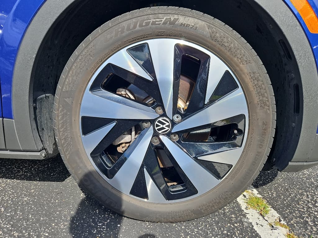 2021 Volkswagen ID.4 view 28