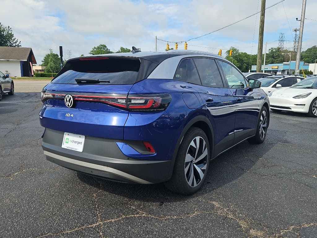 2021 Volkswagen ID.4 view 3