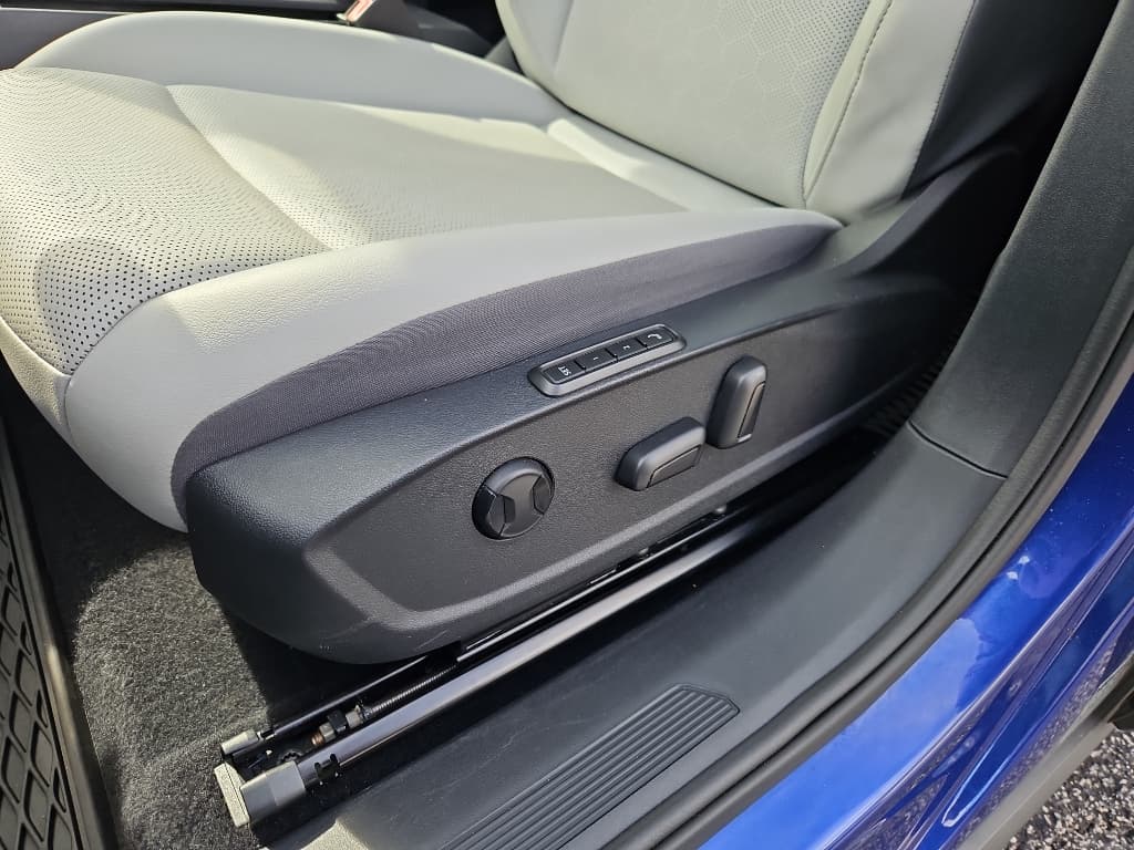 2021 Volkswagen ID.4 view 7