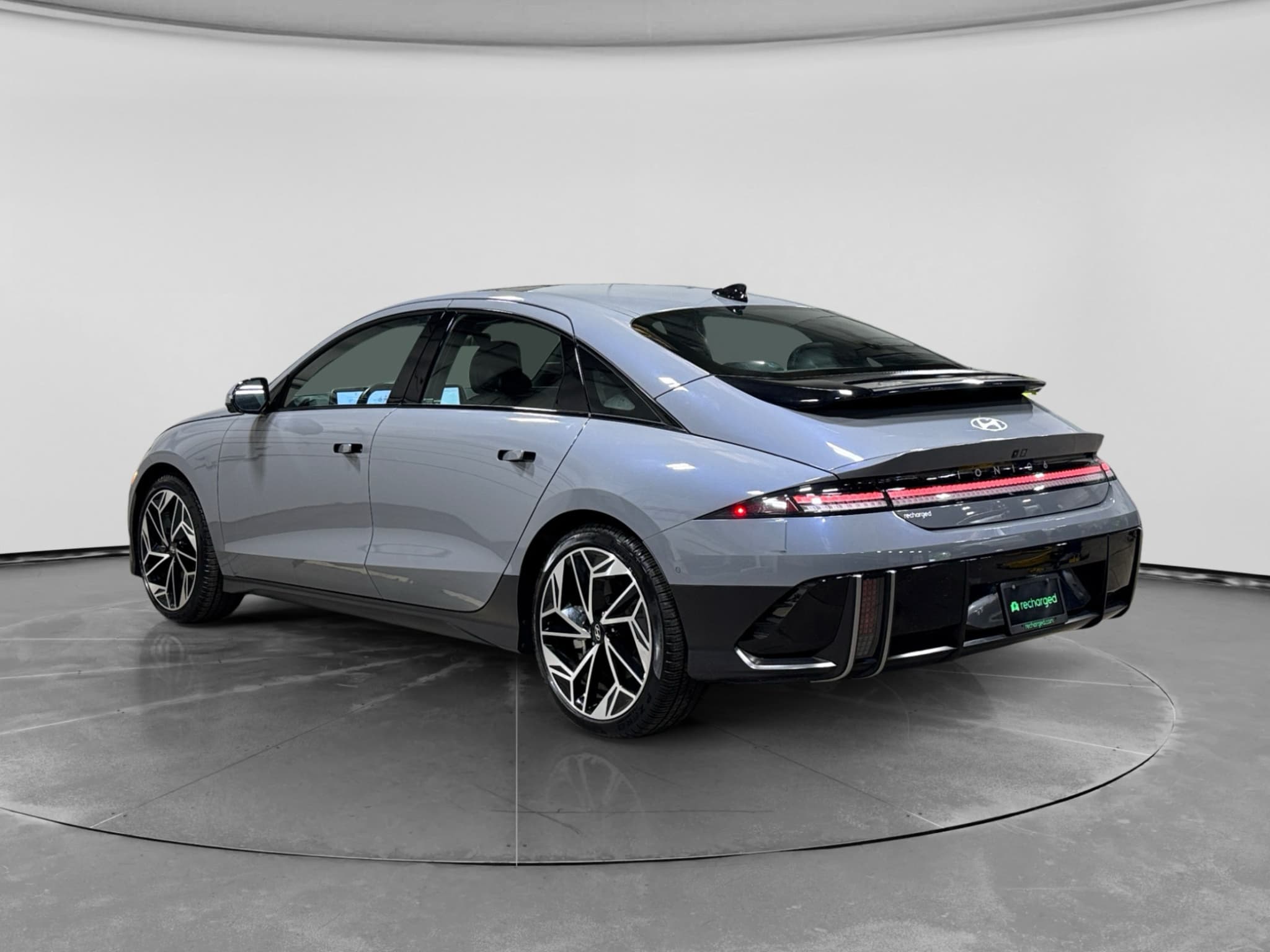 2024 Hyundai IONIQ 6 view 2
