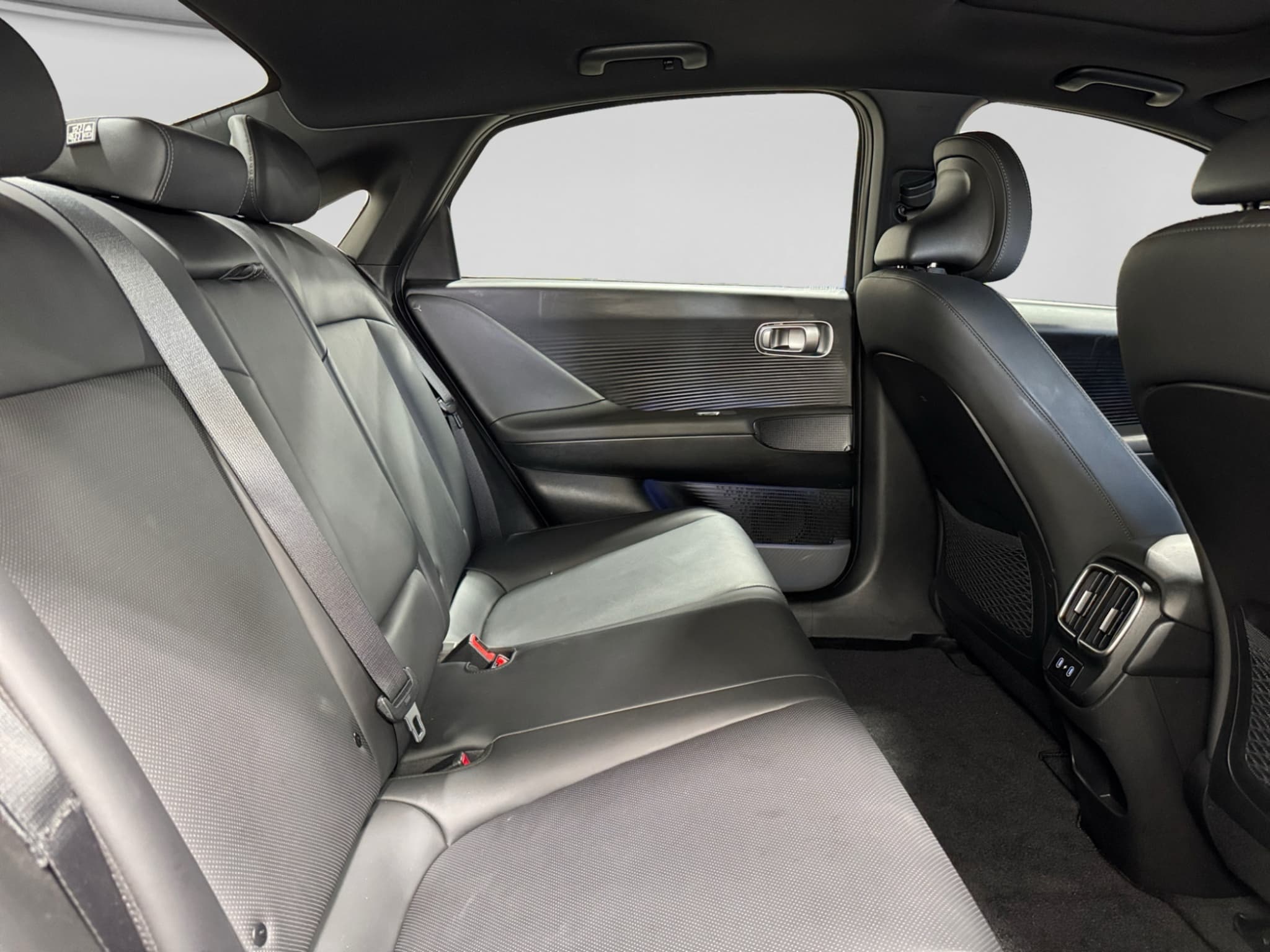 2024 Hyundai IONIQ 6 view 22