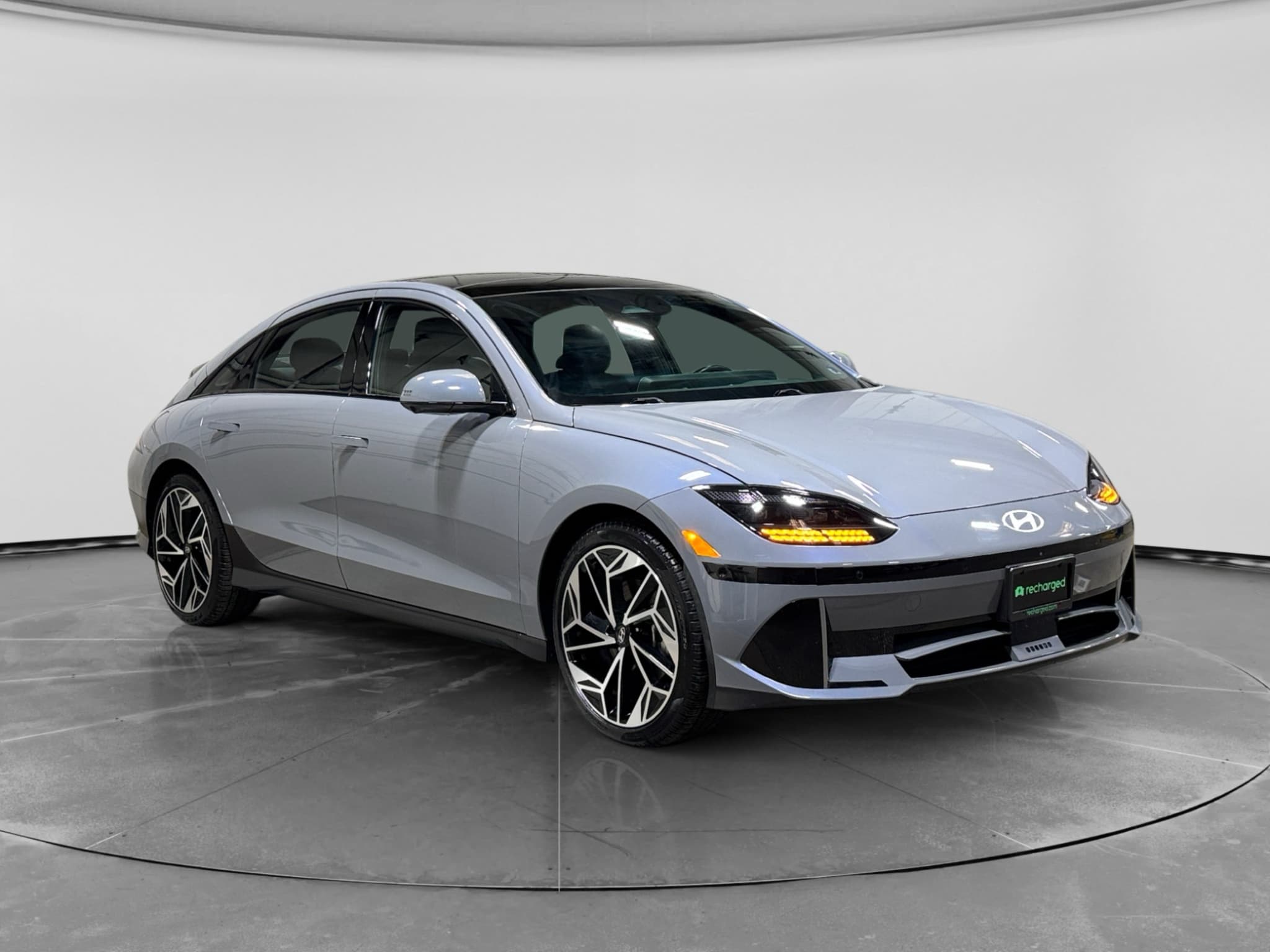 2024 Hyundai IONIQ 6 view 4