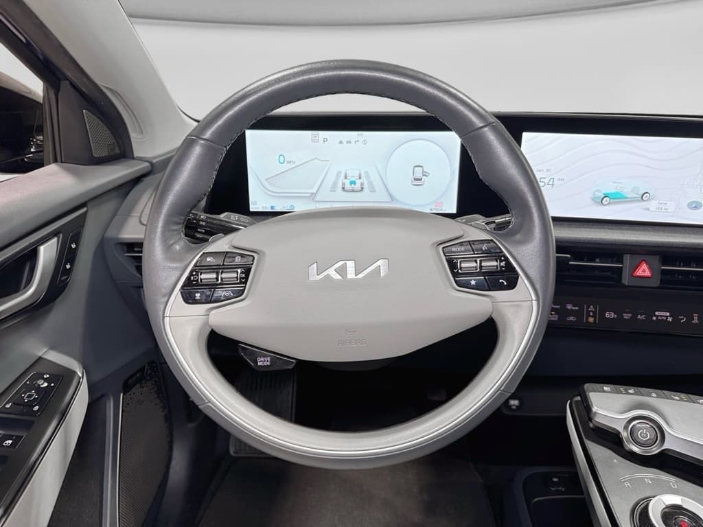 2022 Kia EV6 view 8