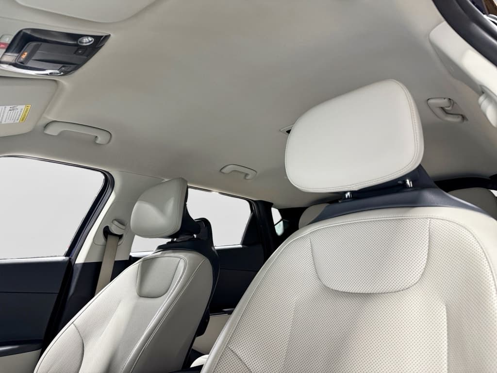 2022 Kia EV6 view 24