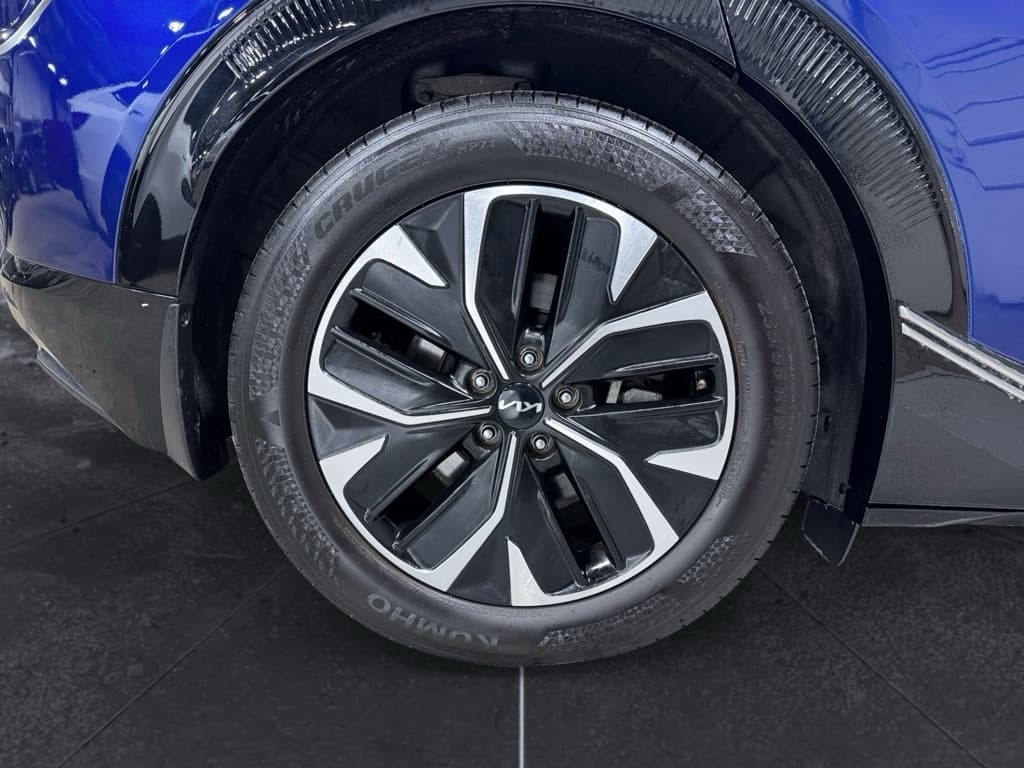 2022 Kia EV6 view 37