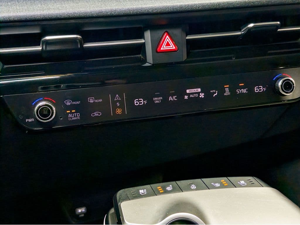 2022 Kia EV6 view 16