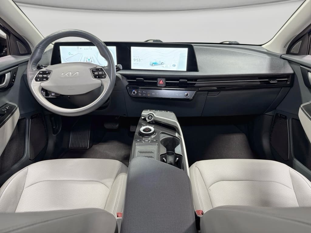 2022 Kia EV6 view 17