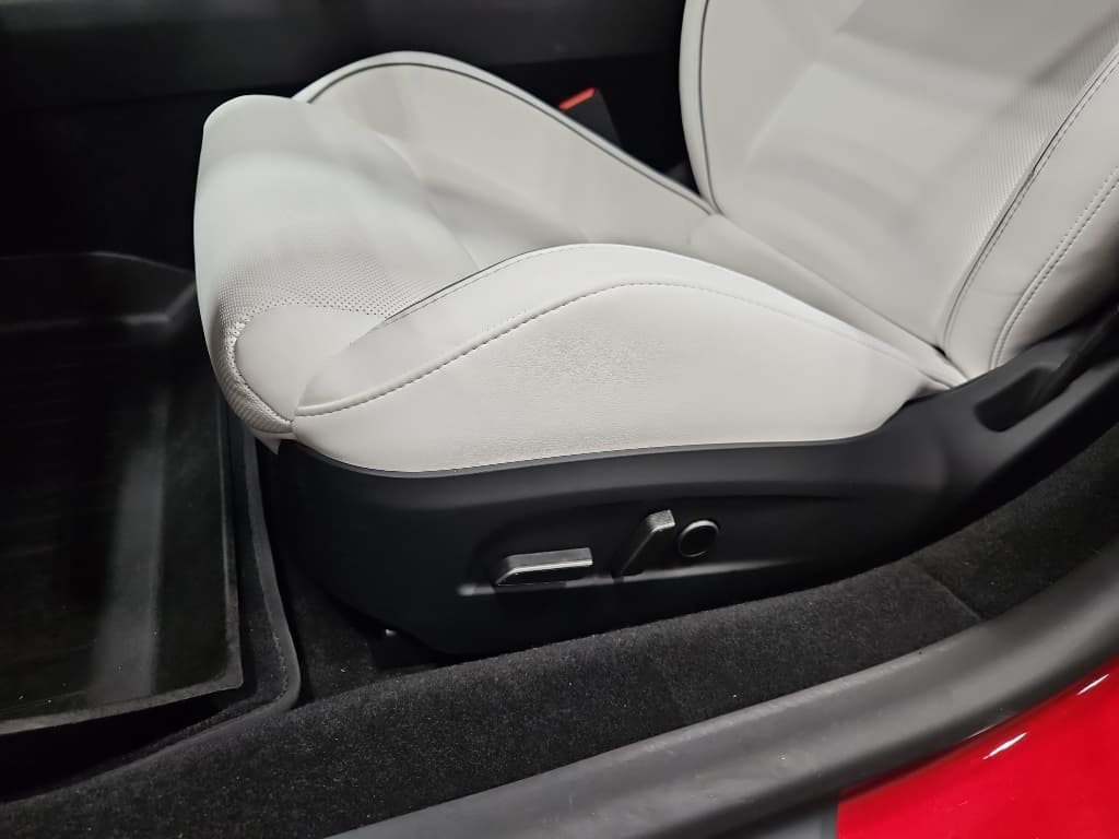 2025 Tesla Model 3 view 6