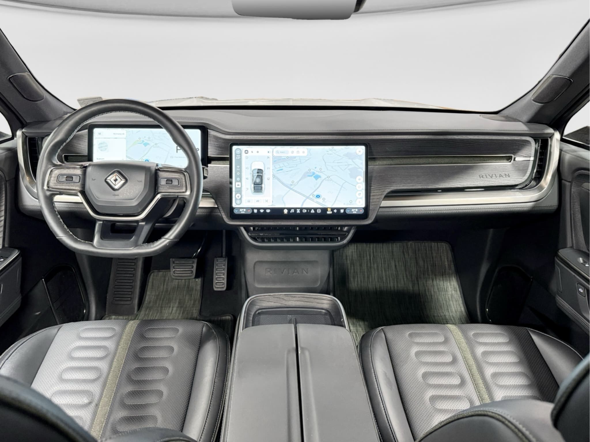 2025 Rivian R1S view 17