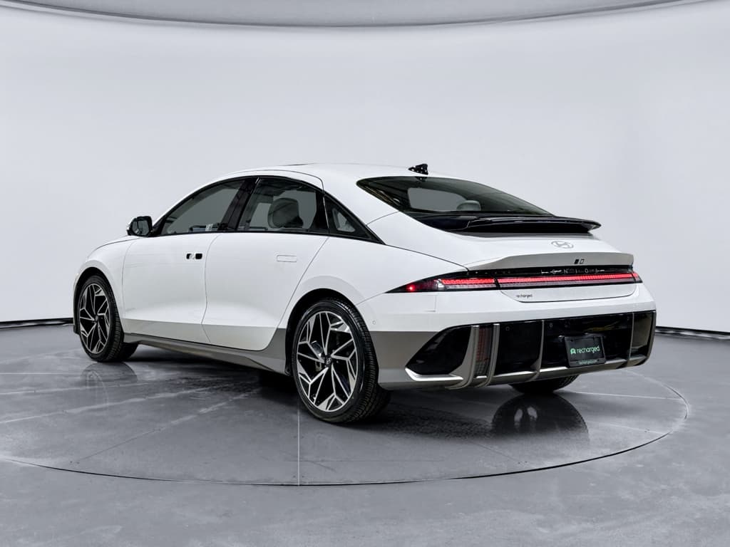 2024 Hyundai IONIQ 6 view 2