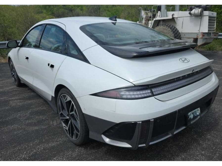 2024 Hyundai IONIQ 6 view 4