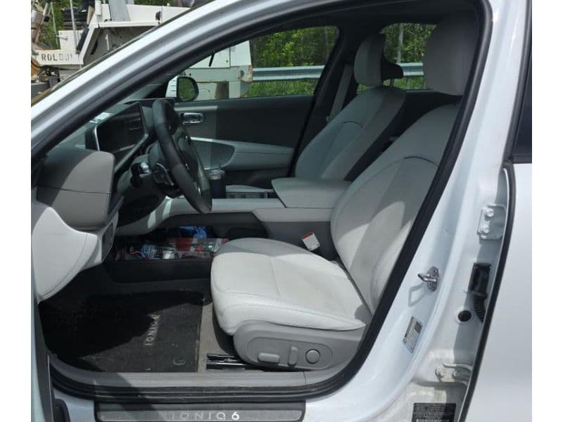 2024 Hyundai IONIQ 6 view 5