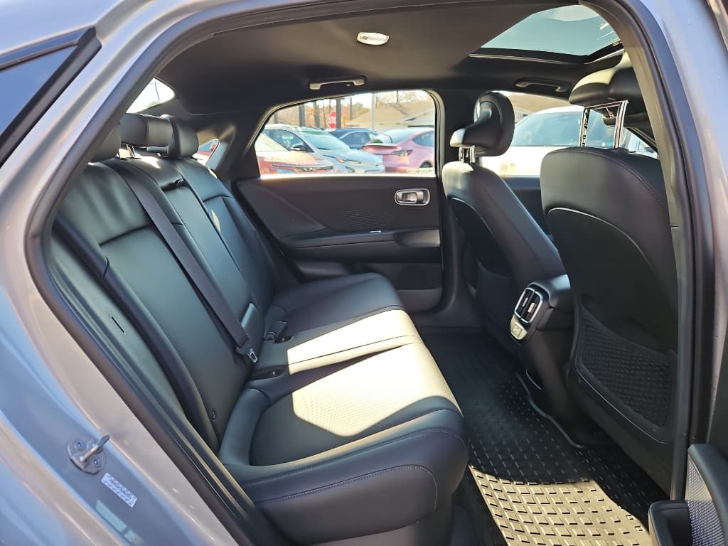 2024 Hyundai IONIQ 6 view 24