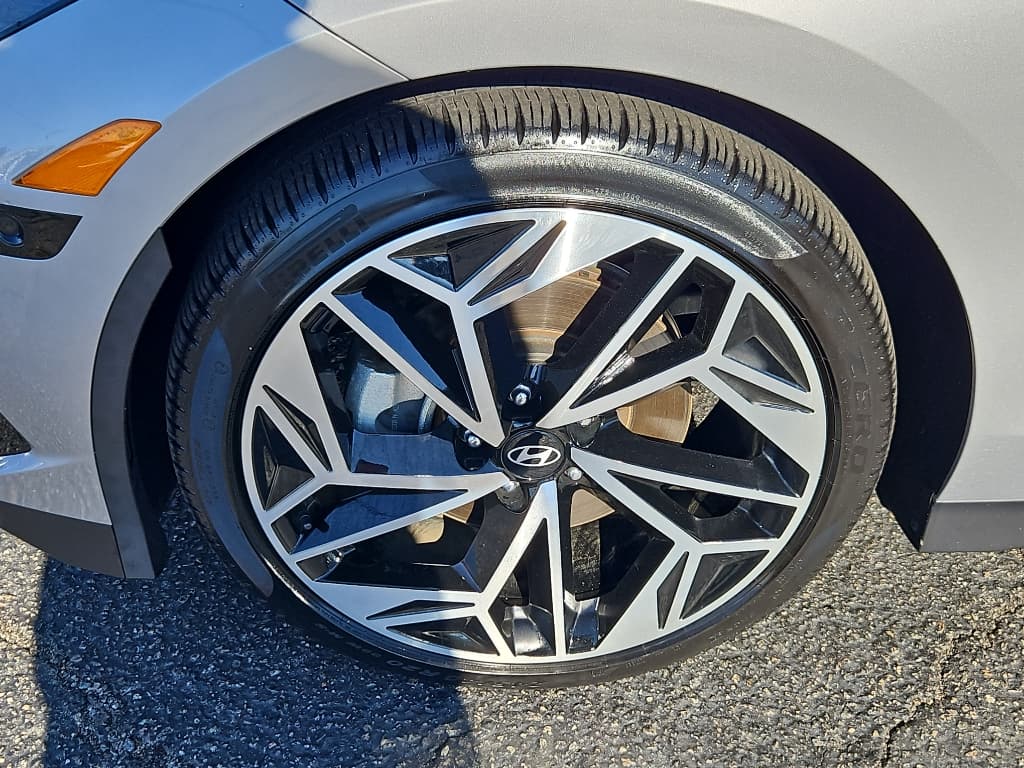 2024 Hyundai IONIQ 6 view 32