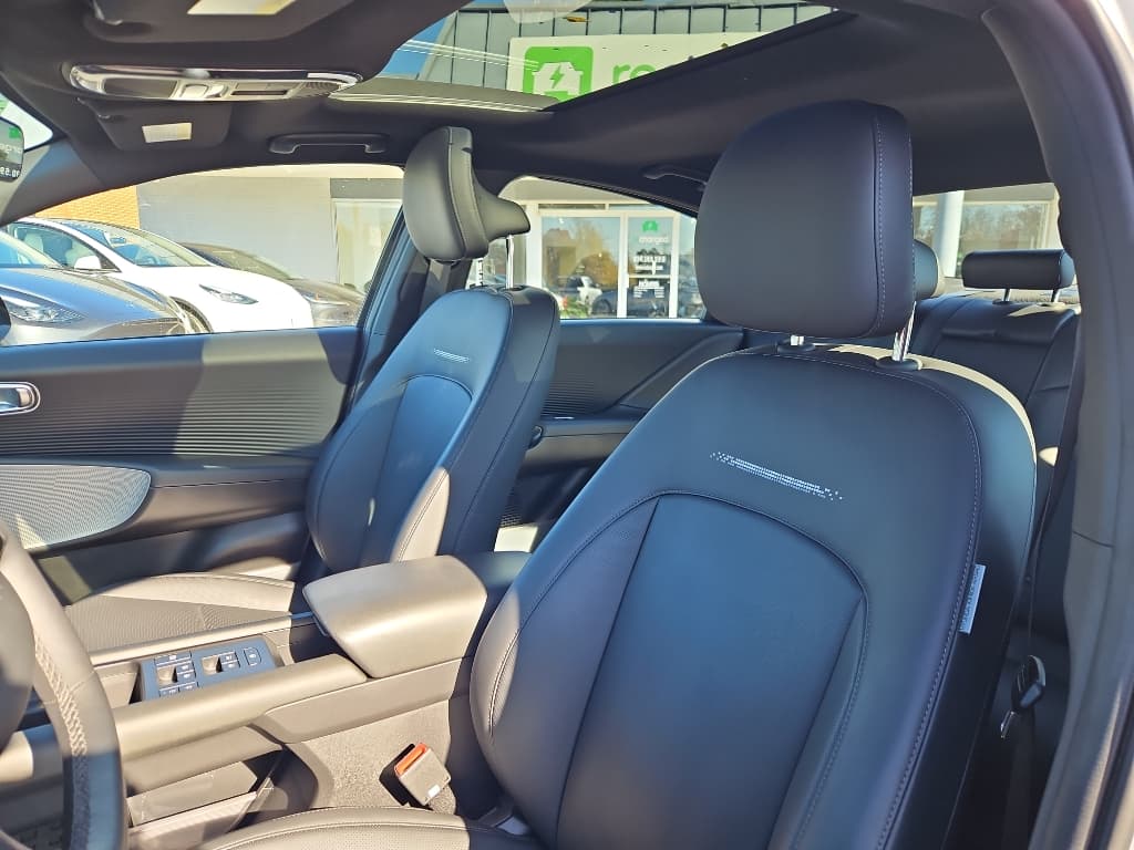 2024 Hyundai IONIQ 6 view 26