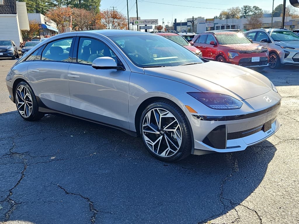 2024 Hyundai IONIQ 6 view 4
