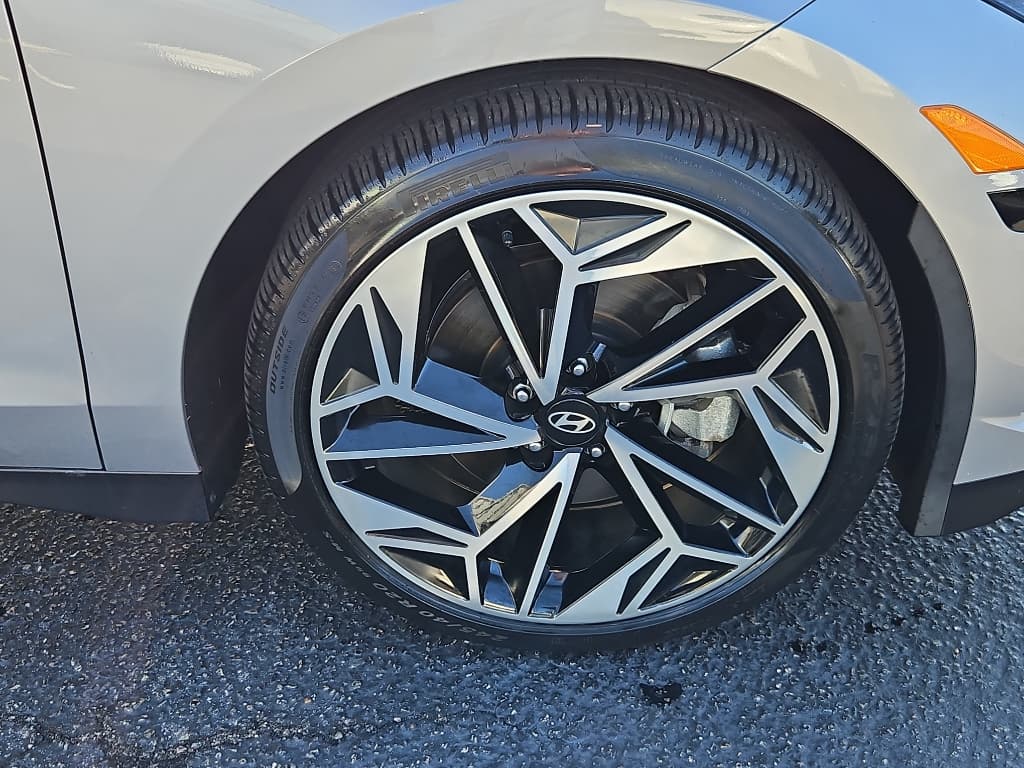 2024 Hyundai IONIQ 6 view 38