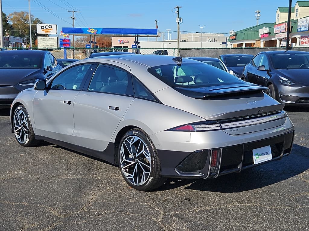 2024 Hyundai IONIQ 6 view 2