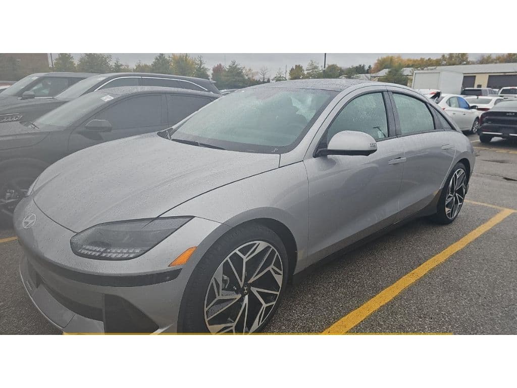 2024 Hyundai IONIQ 6 view 1