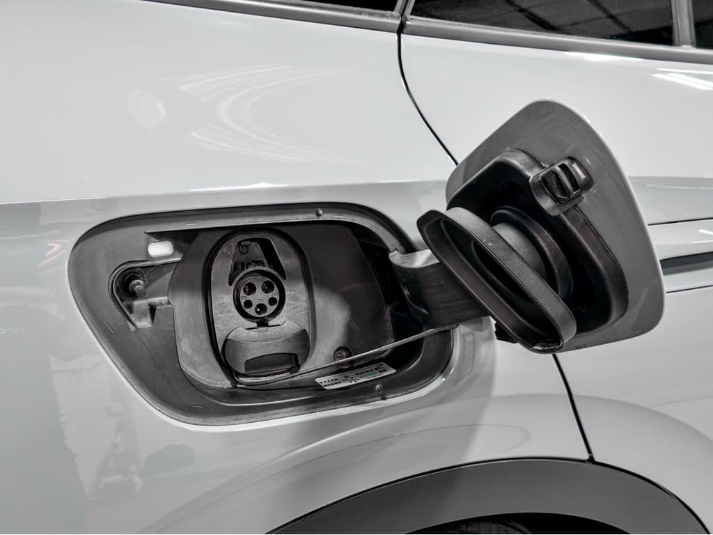 2021 Volkswagen ID.4 view 5