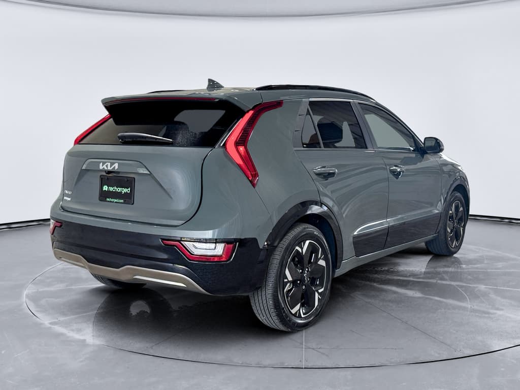 2023 Kia Niro EV view 3