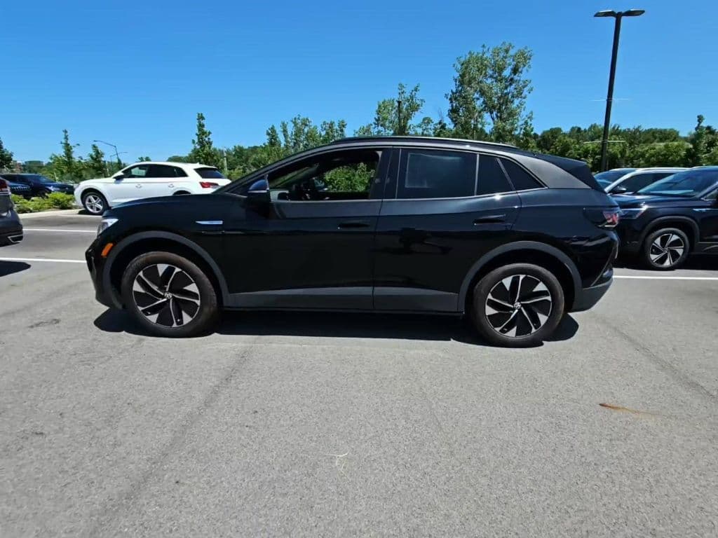 2022 Volkswagen ID.4 view 2