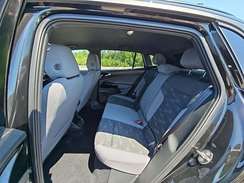 2022 Volkswagen ID.4 view 6