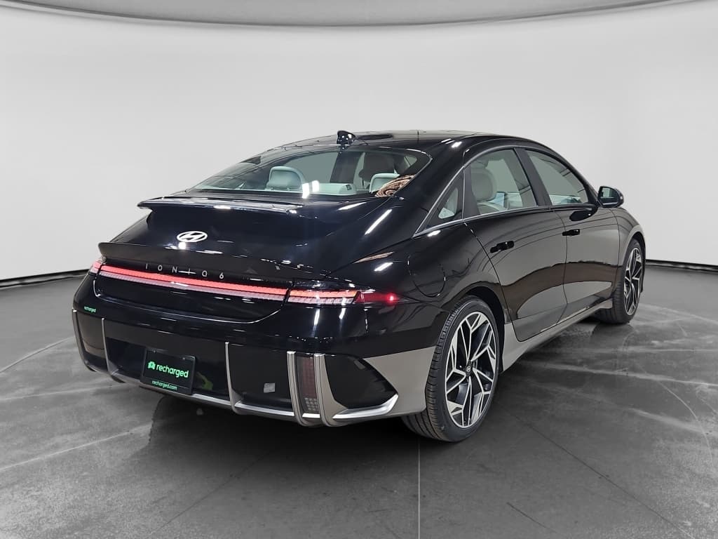 2024 Hyundai IONIQ 6 view 3