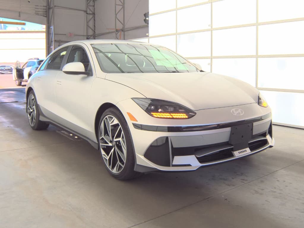 2024 Hyundai IONIQ 6 view 2