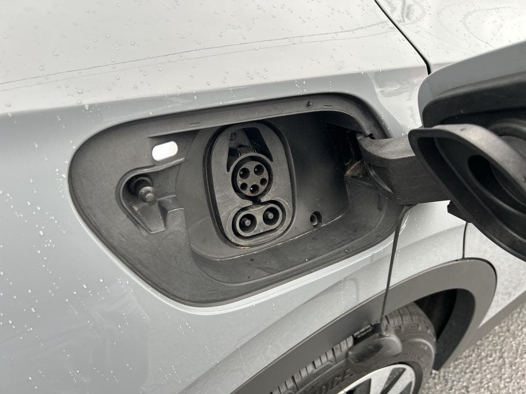 2021 Volkswagen ID.4 view 5