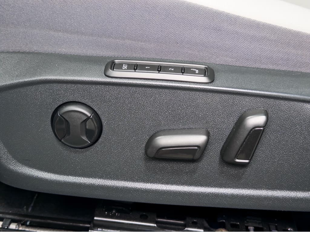 2022 Volkswagen ID.4 view 7