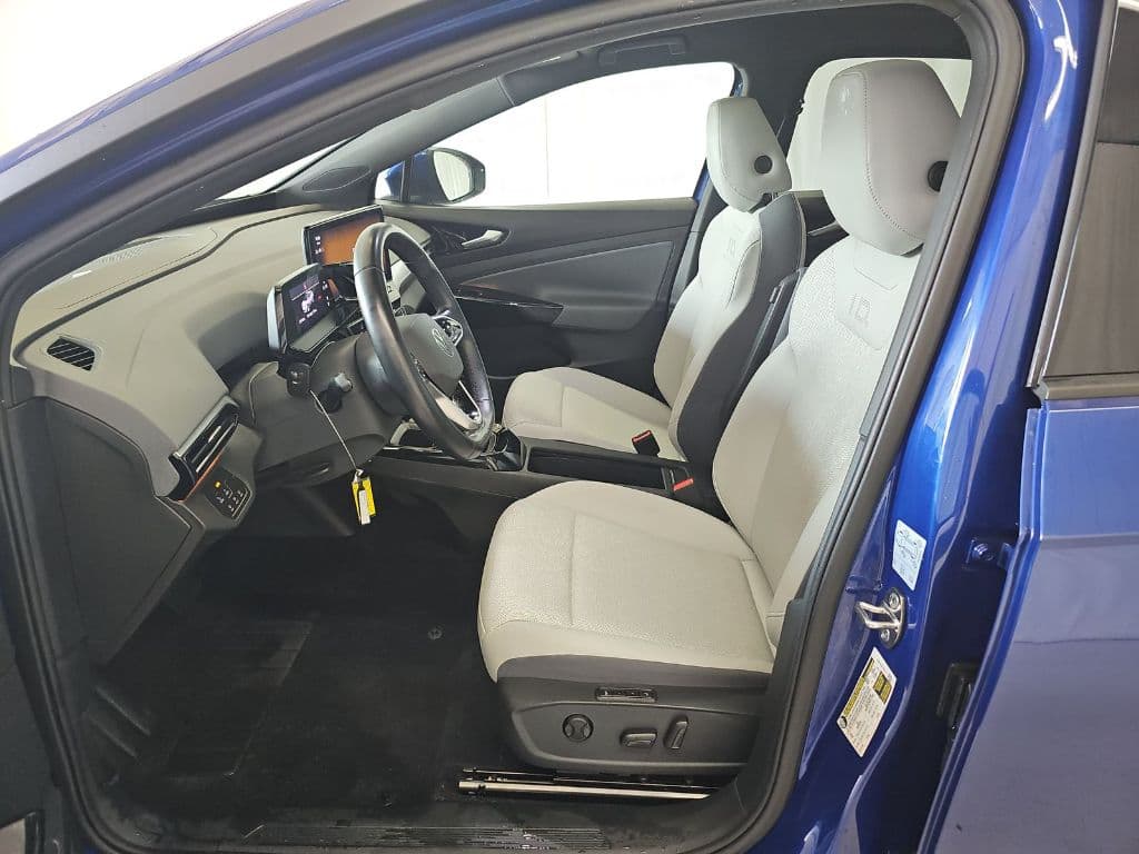 2021 Volkswagen ID.4 view 7