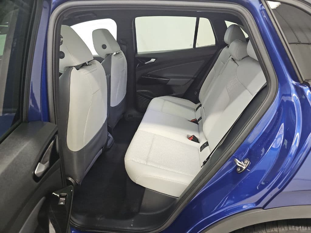 2021 Volkswagen ID.4 view 8