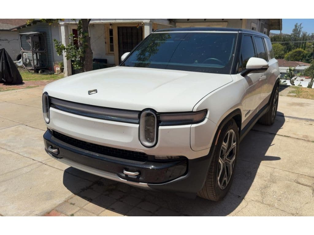 2025 Rivian R1S