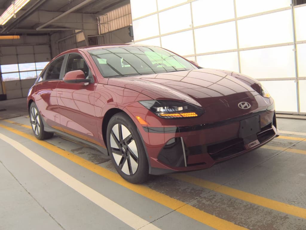2024 Hyundai IONIQ 6 view 3
