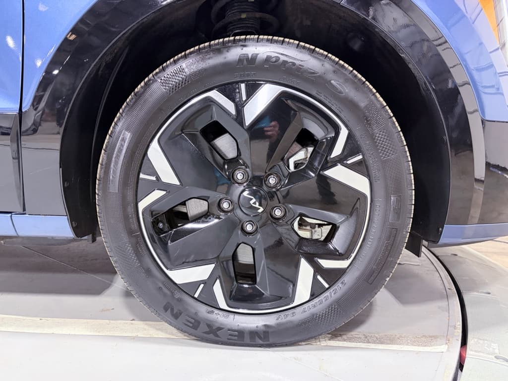 2023 Kia Niro EV view 33