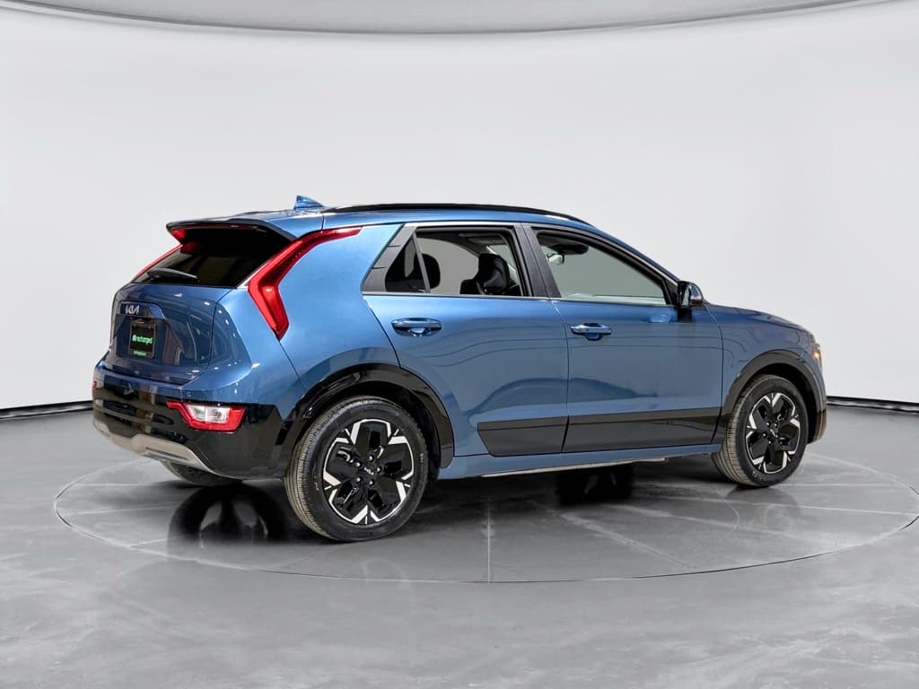 2023 Kia Niro EV view 3