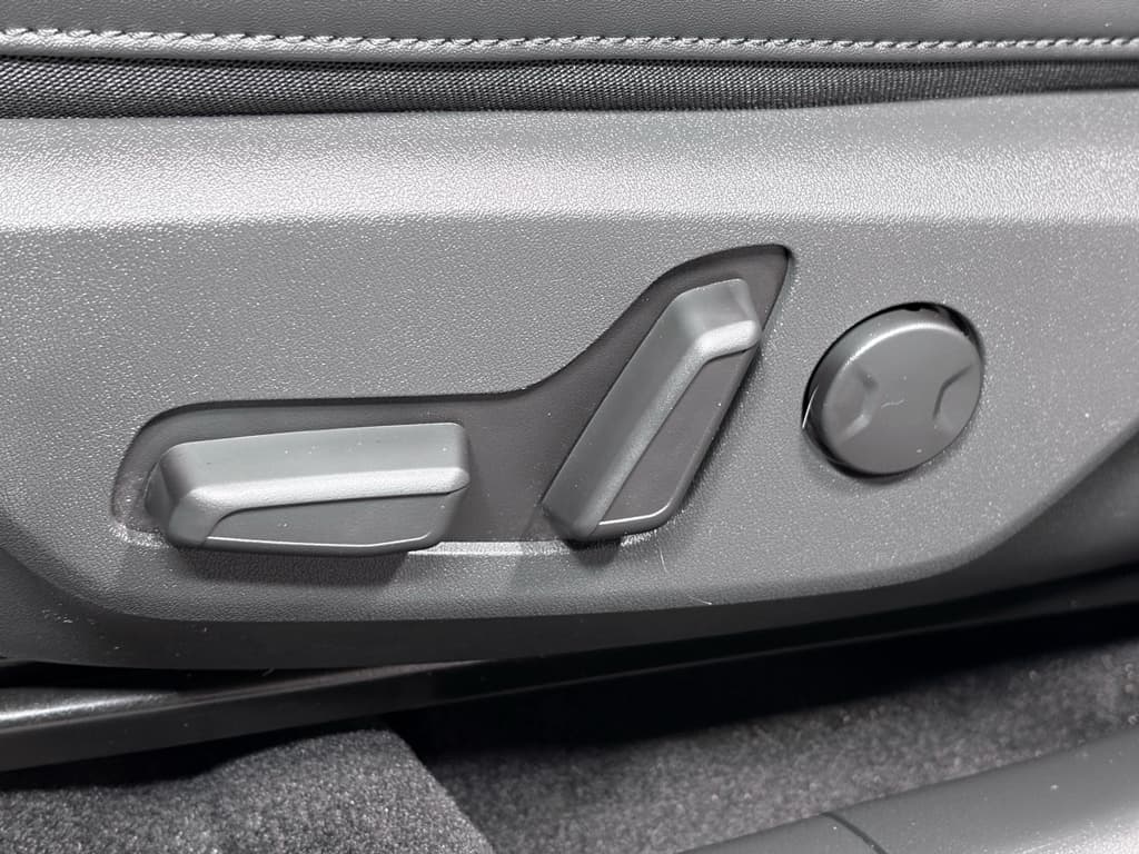 2023 Kia Niro EV view 7