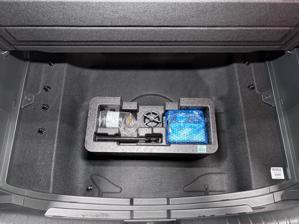 2023 Kia Niro EV view 30