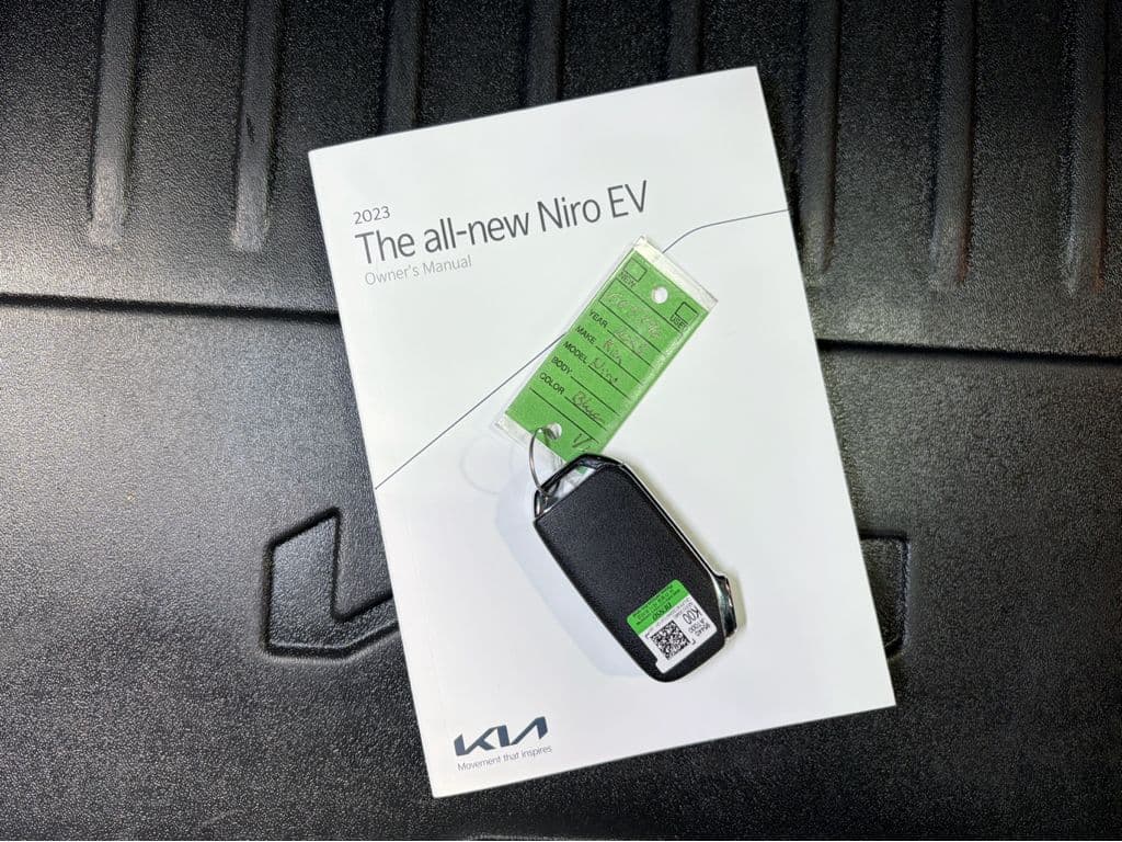 2023 Kia Niro EV view 25