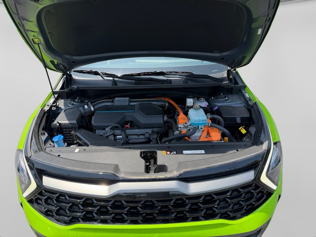 2023 Kia Sportage PHEV view 18